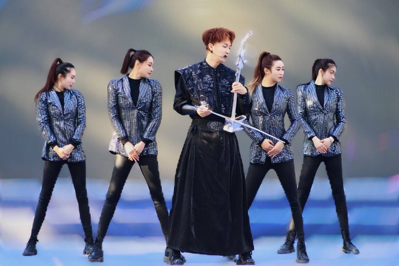 章磊亮相央视17套农业频道第36届北京农民艺术节