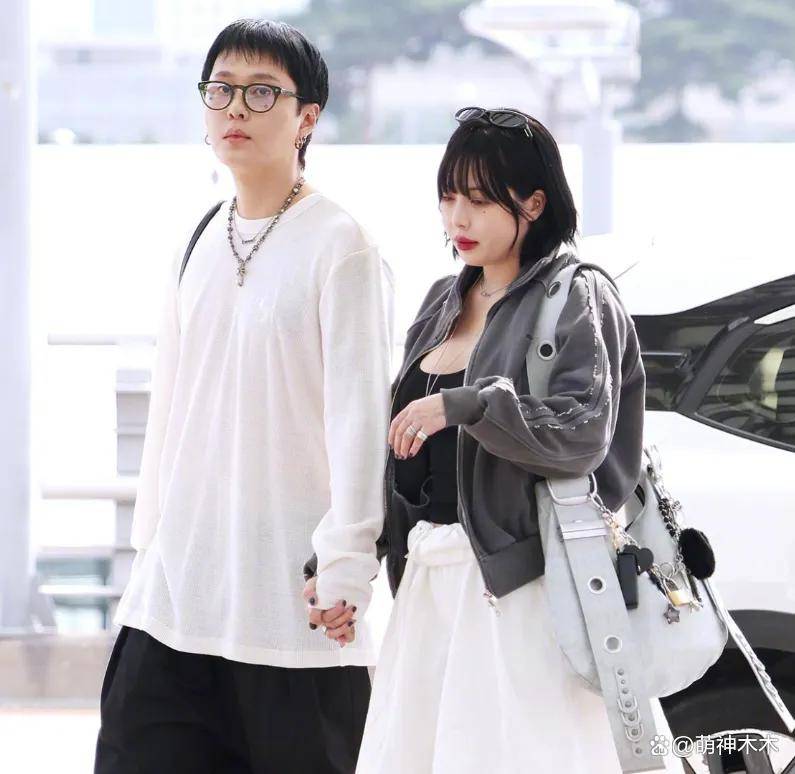 原创            泫雅婚后状态越来越差，和丈夫同框一脸病容，社媒内容惹人担忧