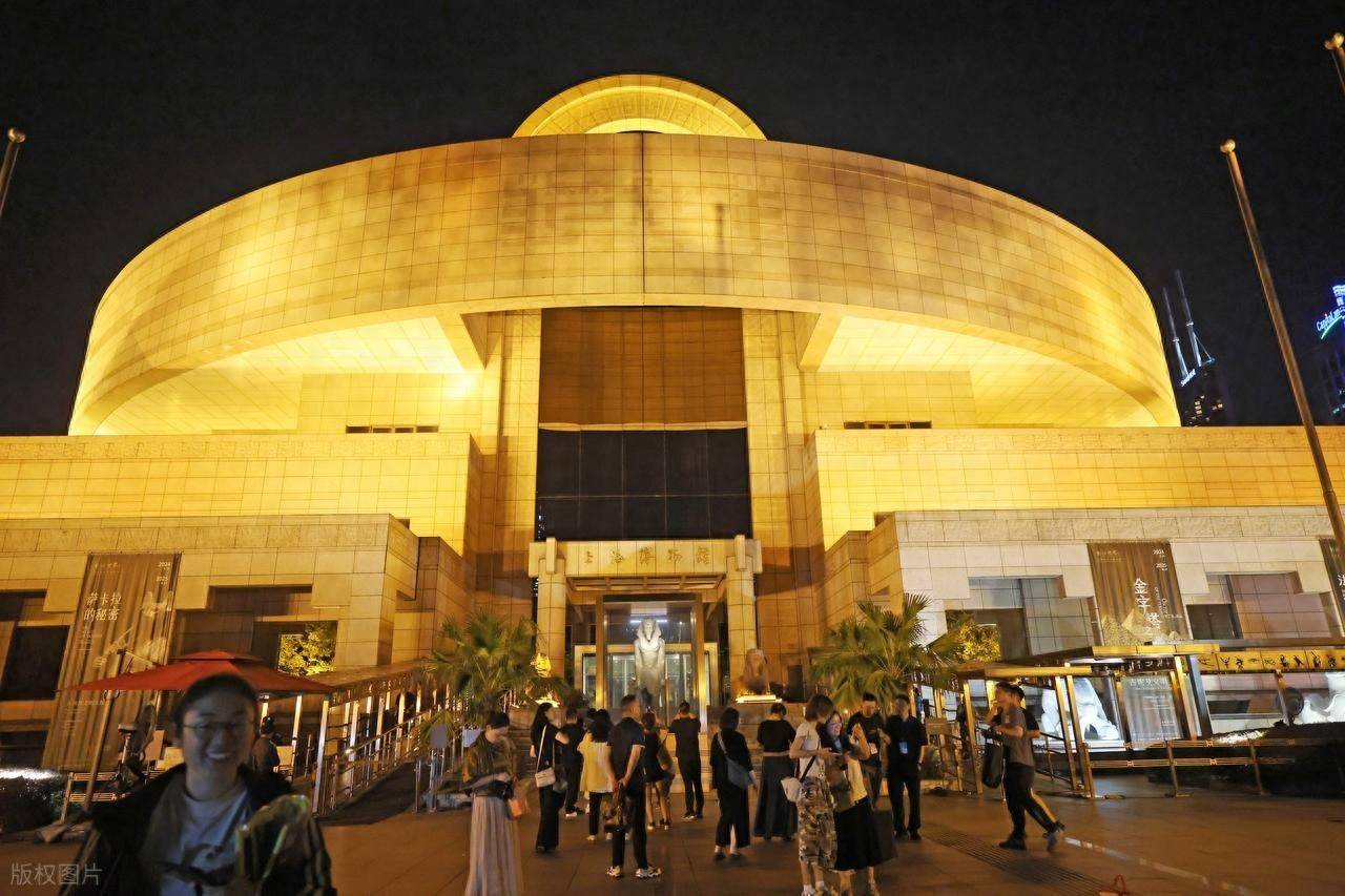 原创            远离穷男人：他们占完便宜后，会感到特别委屈，只剩尊严和有骨气