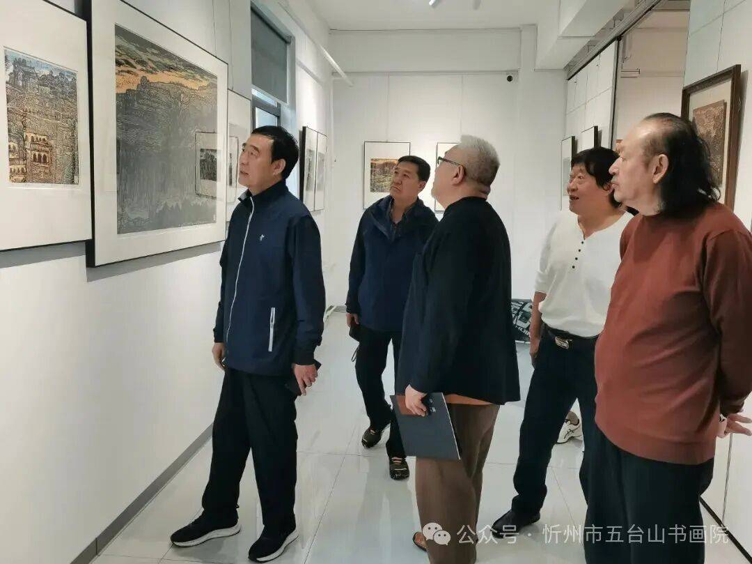 罕见！以刀写生的人！