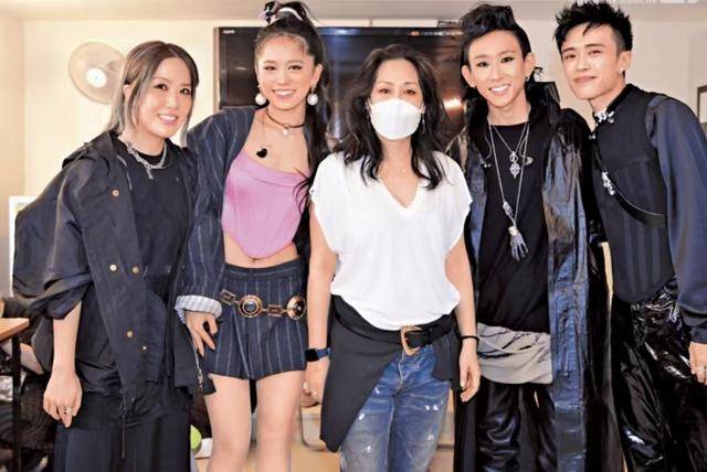 香港知名女歌手病危入院!最新病况称已脱离危险,转入加护病房