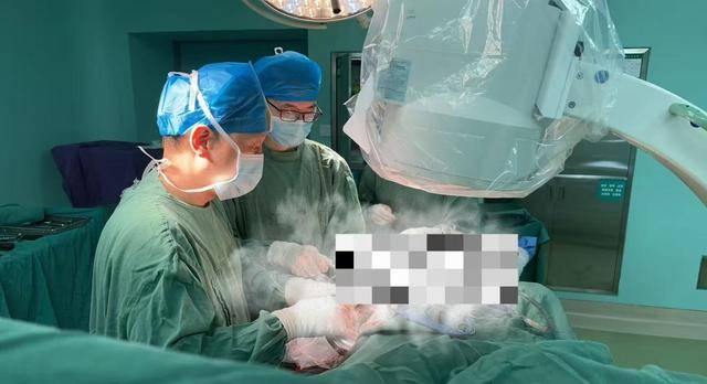 江永县人民医院成功实施青少年高难度骨骺保护性骨折复位手术