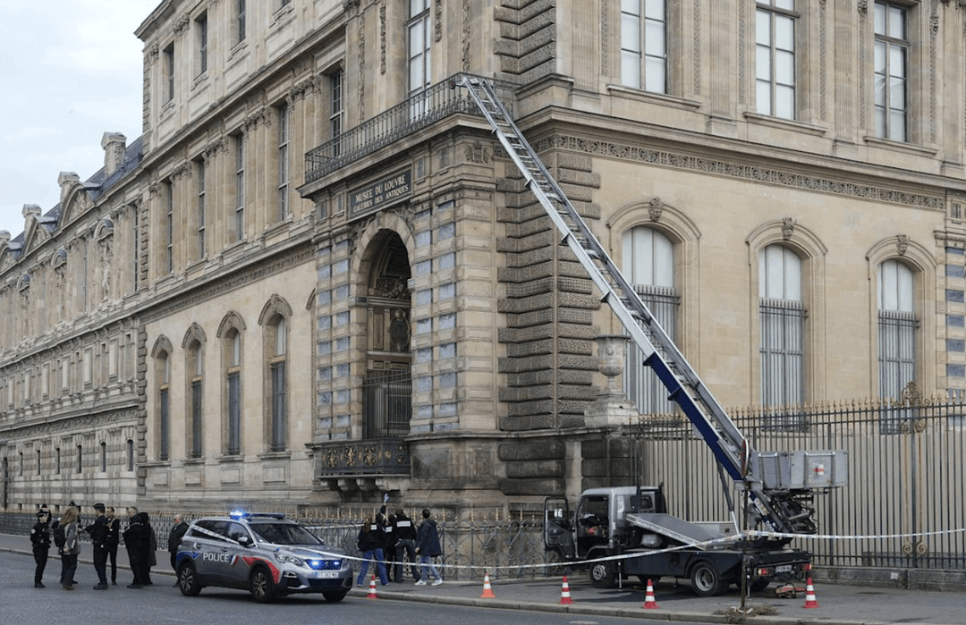 卢浮宫珠宝失窃案两名嫌疑人被捕，检方称信息泄露或阻碍调查