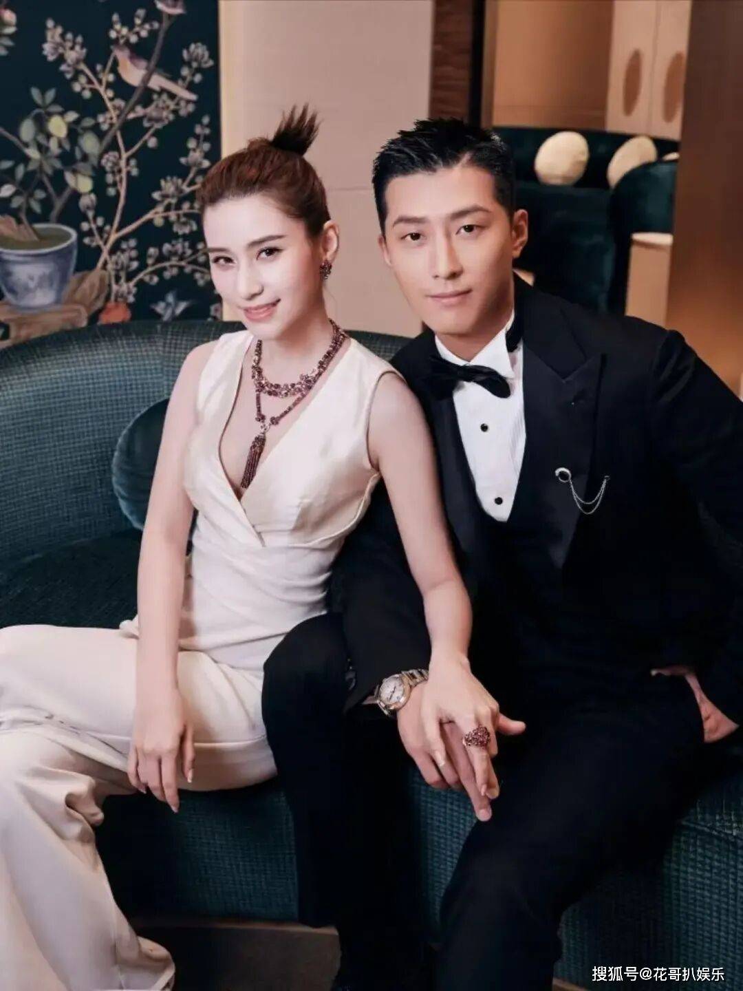 原创            窦骁何超莲被曝婚变，疑似夫妻生活不和谐，两人借营销号互相倒油