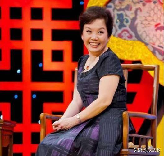 原创            她是新凤霞女儿，嫁高干子弟在美国结婚，常年两国分居如今后悔吗