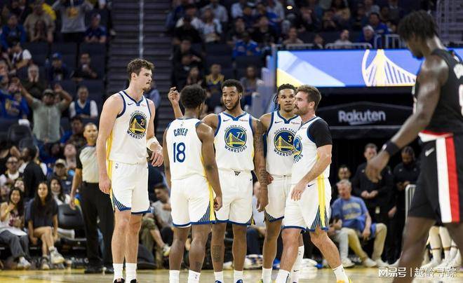 原创            取得NBA季前赛两连胜，下赛季勇士队的首发阵容会是哪五位呢？