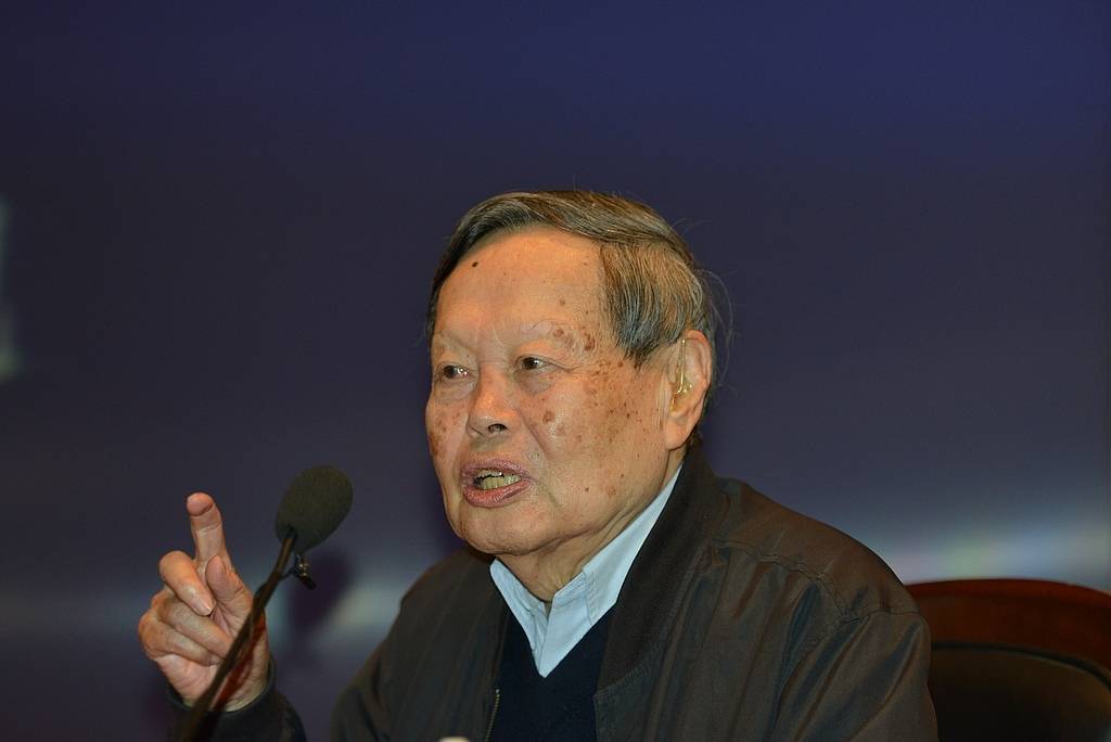 丘成桐悼念杨振宁：希望未来设立一个以杨振宁命名的奖项来纪念他