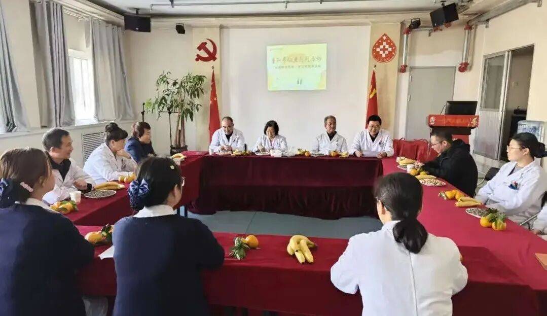 原创            情暖重阳,致敬初心 | 60岁以上老党员收到节日慰问!