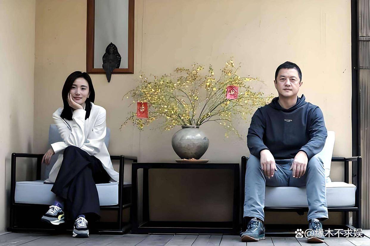 原创            李亚鹏官宣离婚后首发声，终于明白小19岁前妻和王菲为何嫁给他！