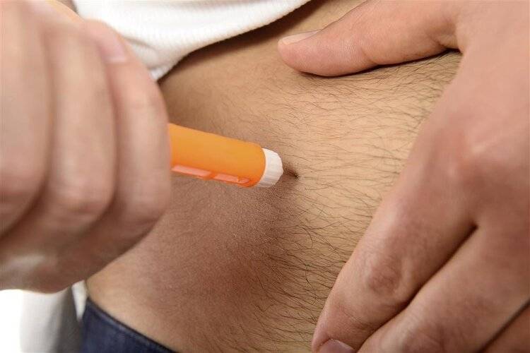 原创            血糖高不高，上厕所就知道？医生：尿液出现这3种变化要引起注意