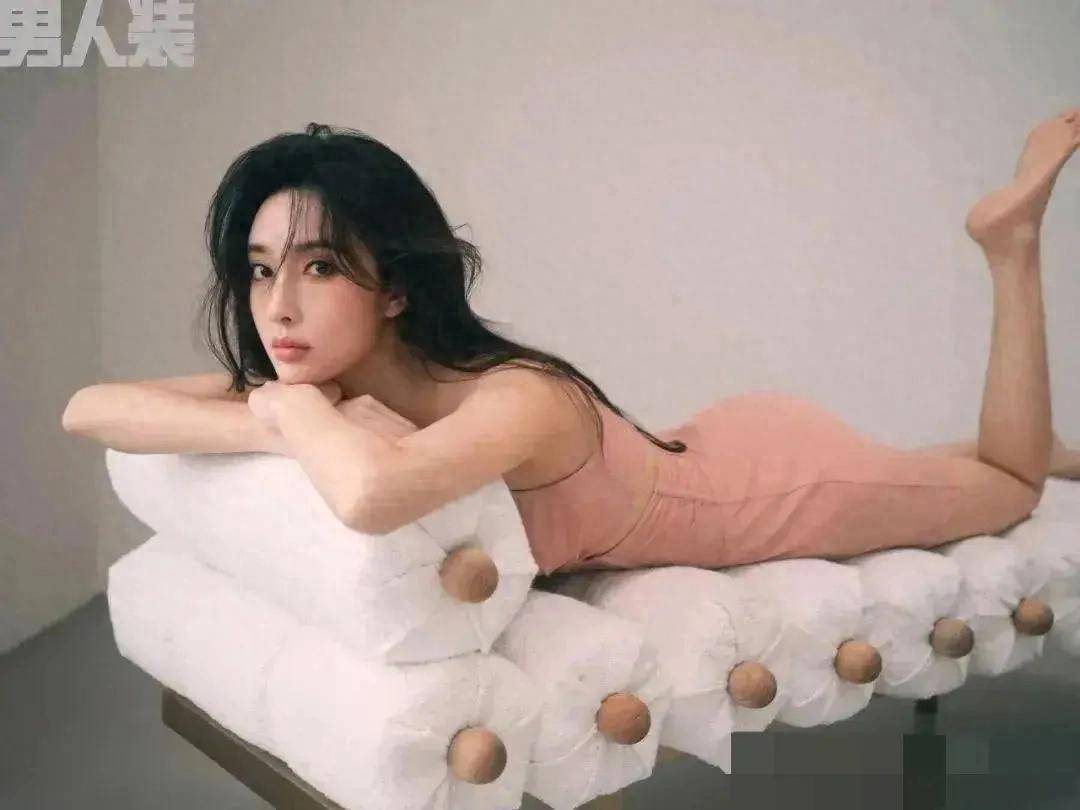 孟子义男人装写真大赏：惊艳时光，绝美瞬间！