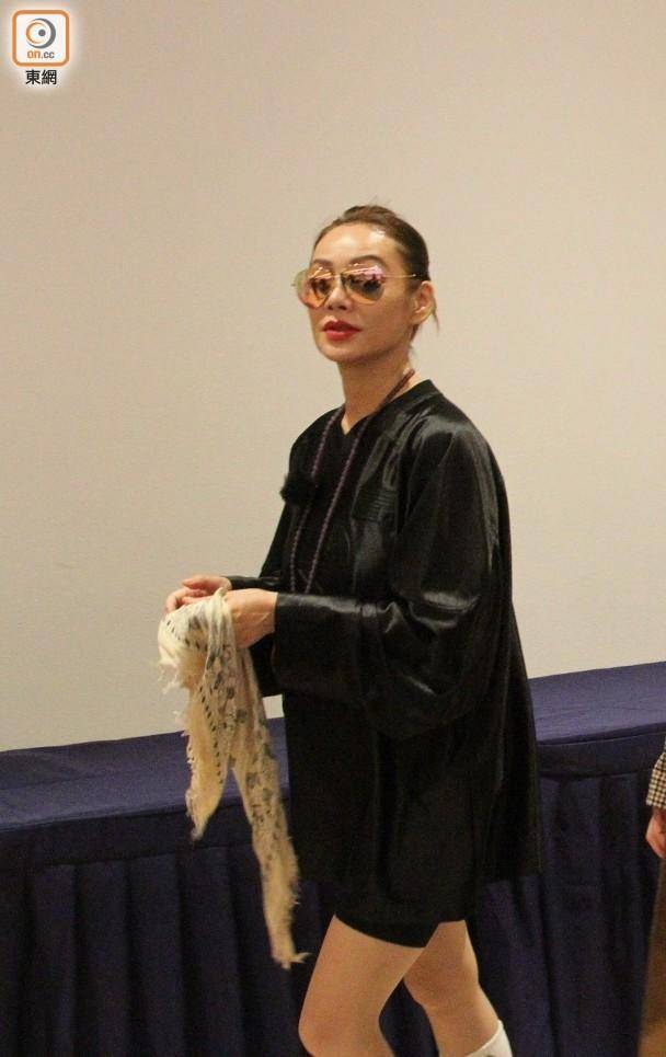 原创            张柏芝与邵子恒被传姐弟恋？现场激情打保龄球，本人笑而不语