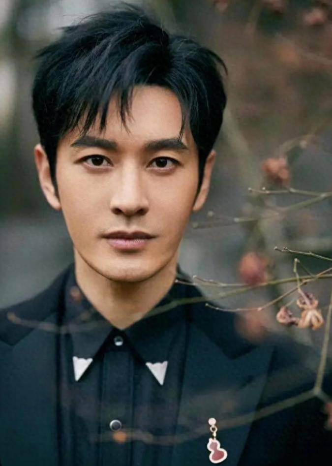 原创            前有杨颖后有叶珂，深陷“女人坑”的黄晓明，终于遭到“反噬”