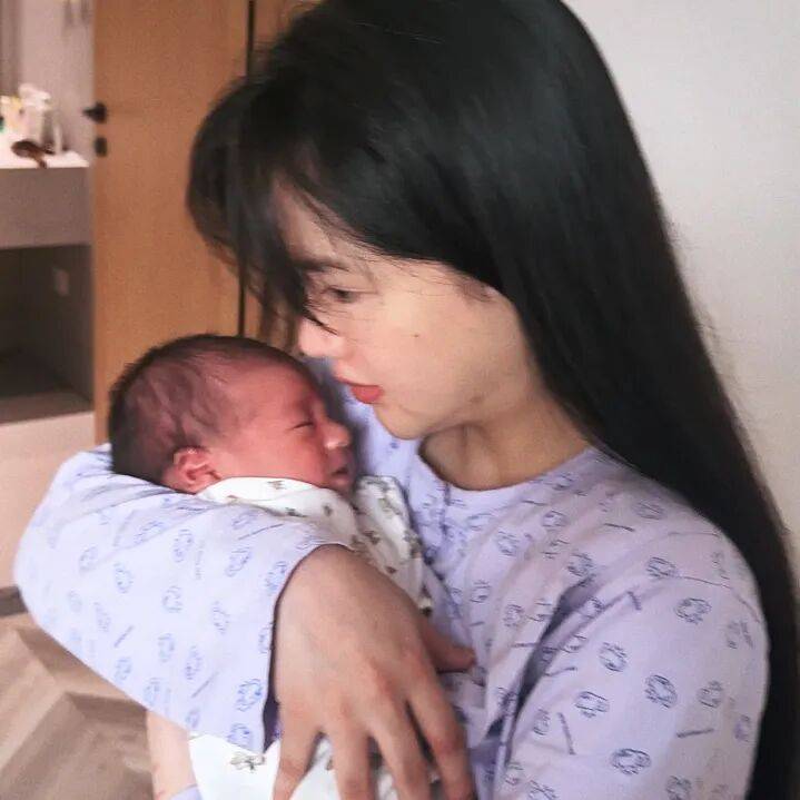 “头像女神”南笙官宣生娃，曾凭复古写真火遍全网！