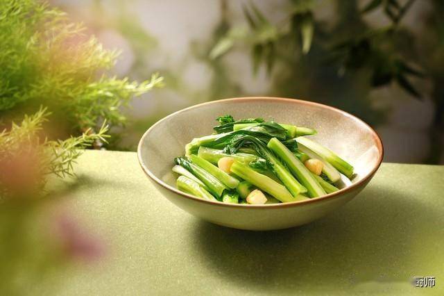 霜降后，进补记得少吃萝卜白菜，多吃这4样应季菜，营养高别错过