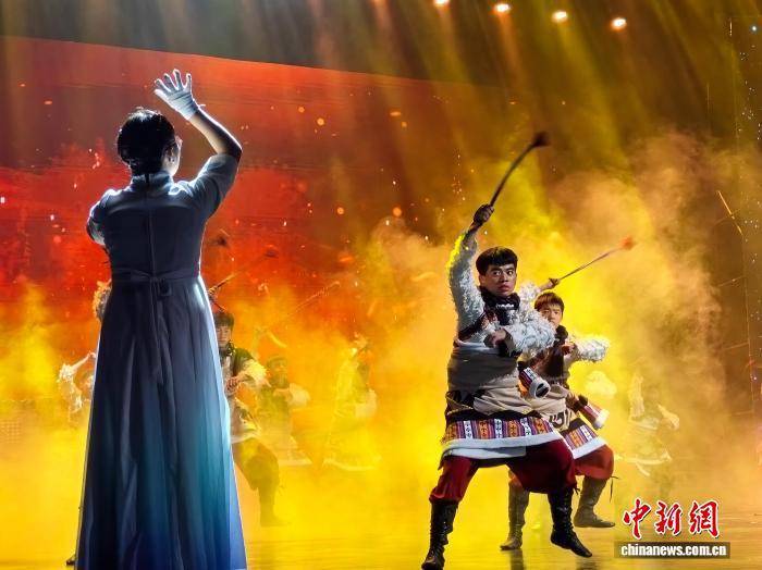 第八届青海省残疾人艺术汇演在青海大剧院举行