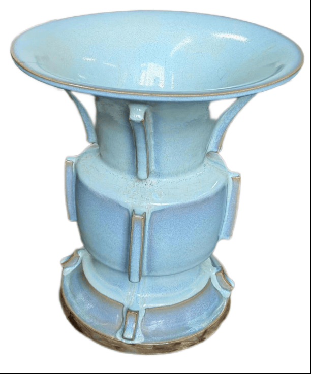 宋代钧窑瓷器月白釉出戟尊欣赏