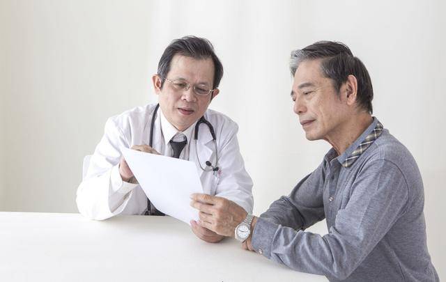 原创            49岁男子肺结节手术成功，2年转为肺癌，他的真实经历，值得反思