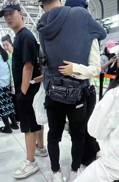 原创            汪峰太爱森林北了，刚分开就飞奔新疆聚餐抽烟，生理性喜欢实锤