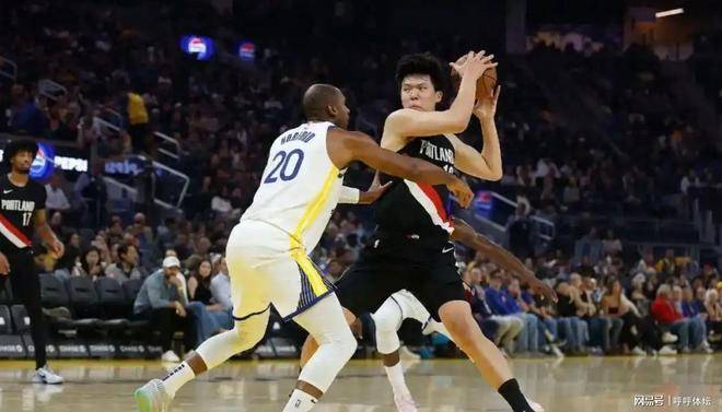 原创            6次犯规，令人无奈！杨瀚森：终究比不过姚明、易建联、林书豪
