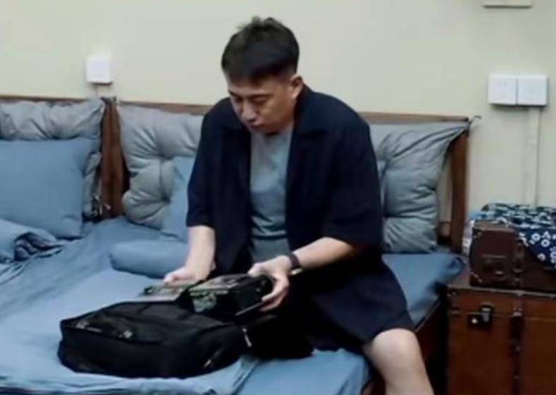 原创            53岁黄磊戴呼吸机睡觉，担心他的不光何炅，孙红雷的话没说错！