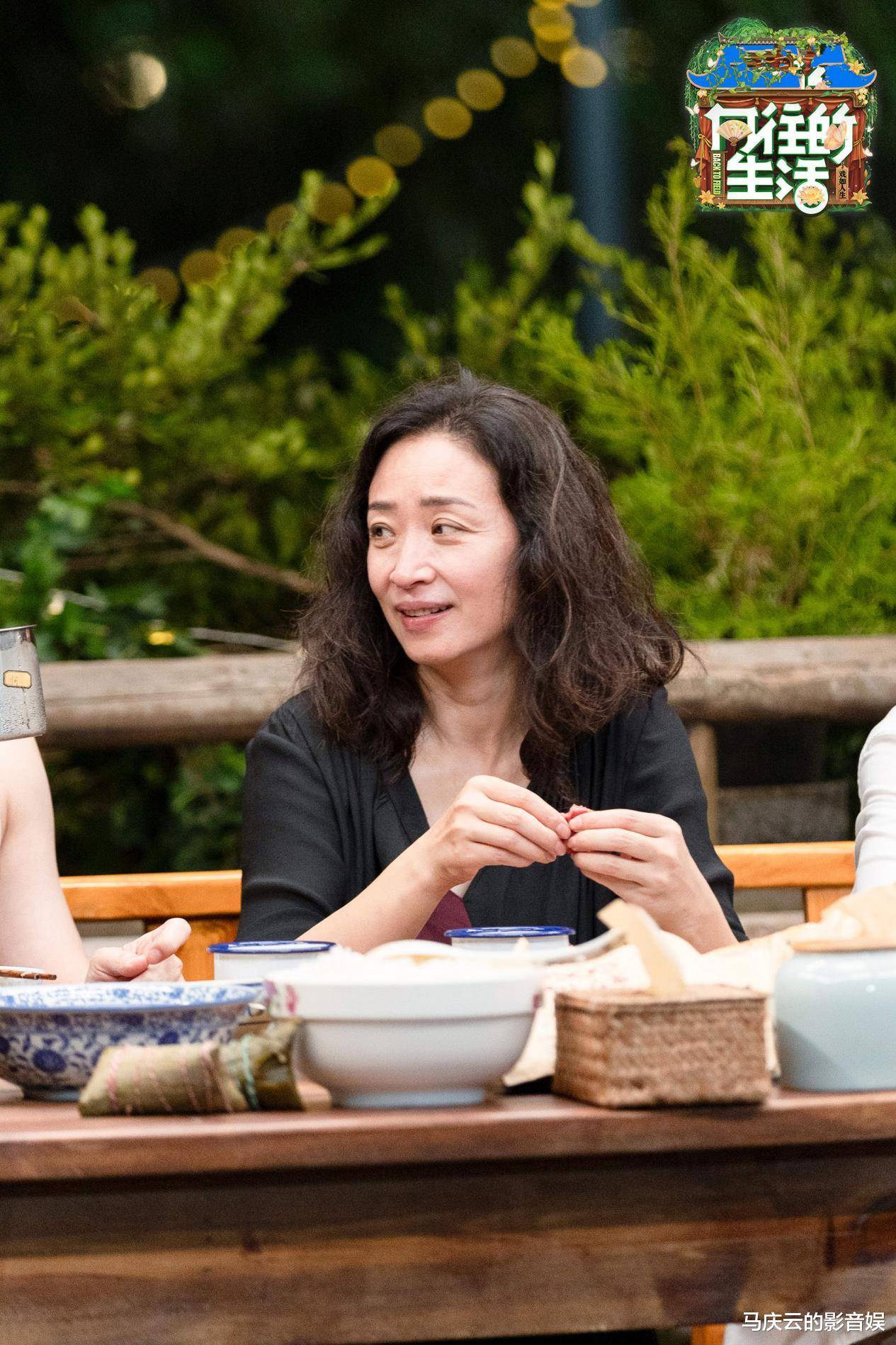 原创            向往的生活8首播，清一色差评，戏剧的蕾丝边，成了无聊的遮羞布