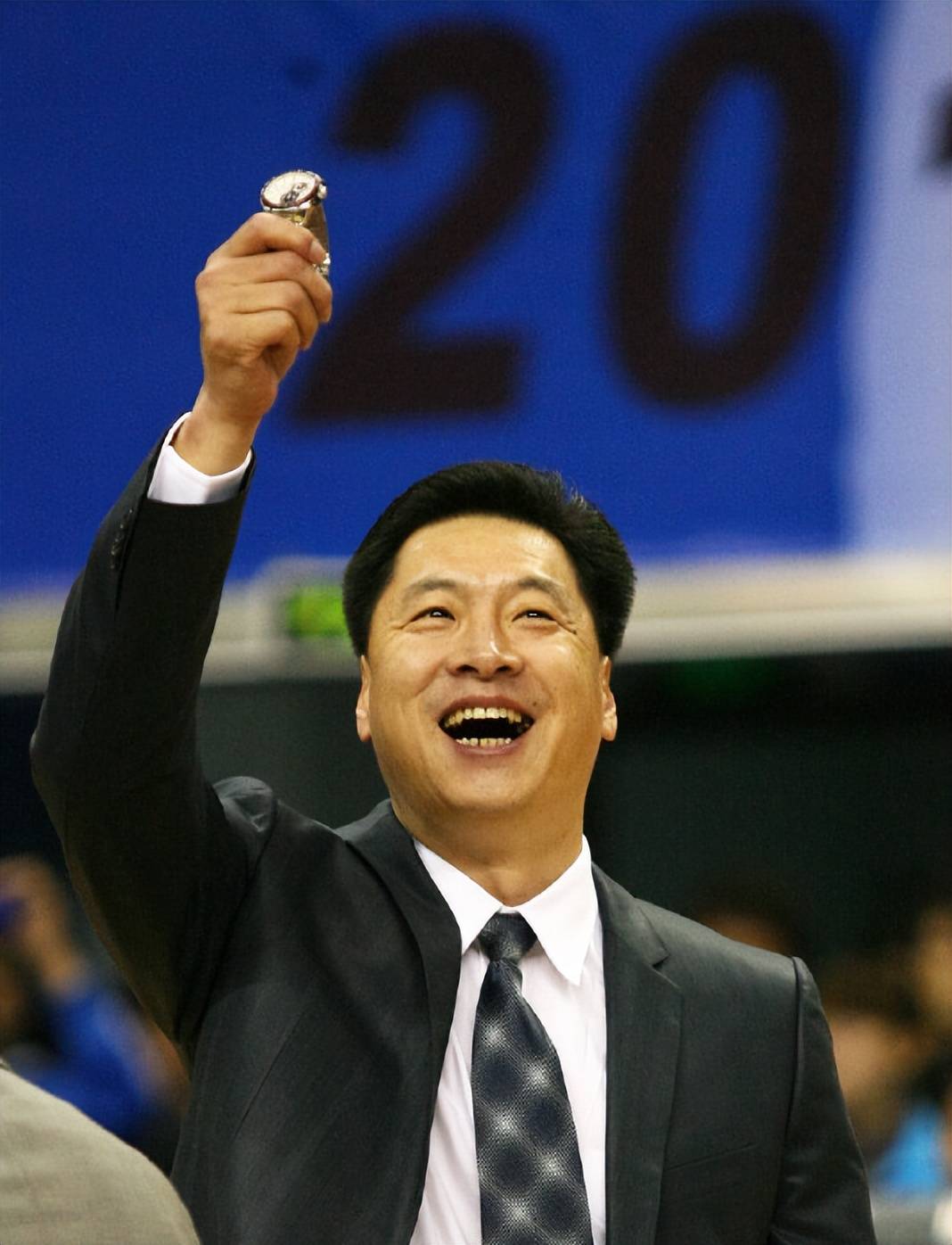 原创            辽篮全是本省！广东全运男篮11人来自外省这到底是为什么？