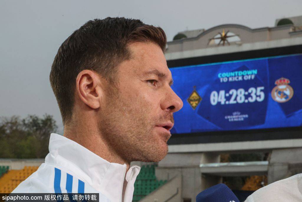 解析皇马拒绝维尼修斯签字费背后的深意：未来市场争夺战一触即发！