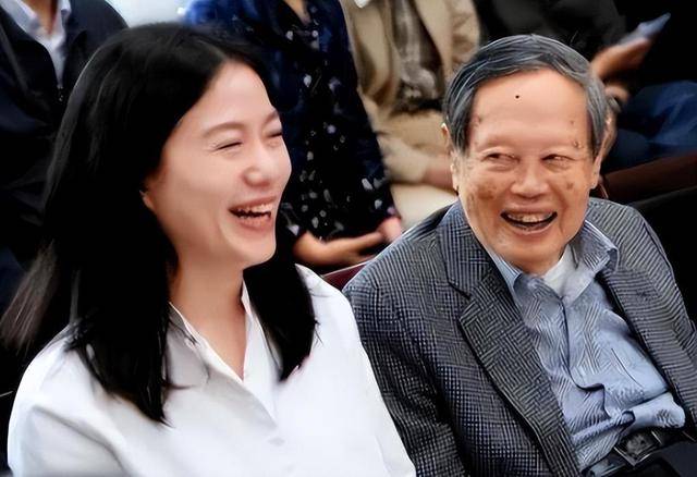 原创            事实证明，49岁无儿无女的翁帆，已经被杨振宁“安排”好了未来