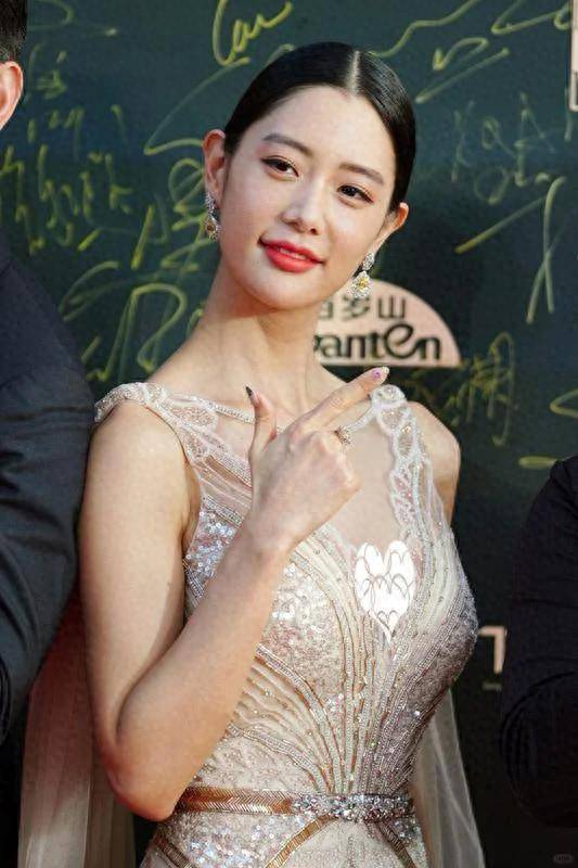 原创            “亚洲第一美女”，克拉拉的杀伤力有多大？