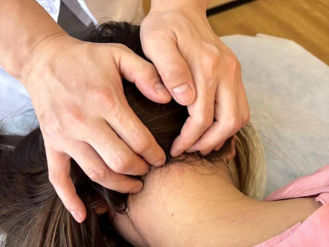 头发油还脱发怎么办？南昌贡方堂中医陈顺涛分享一方，祛湿生发！