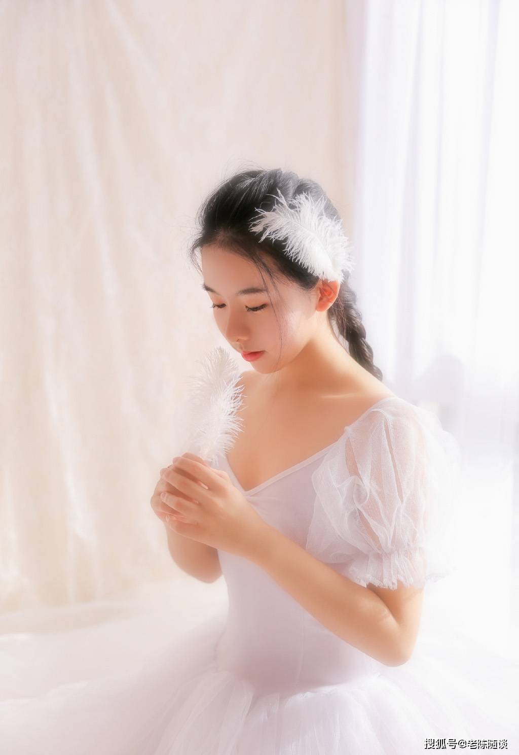 玉足宅女写真，清纯甜美！