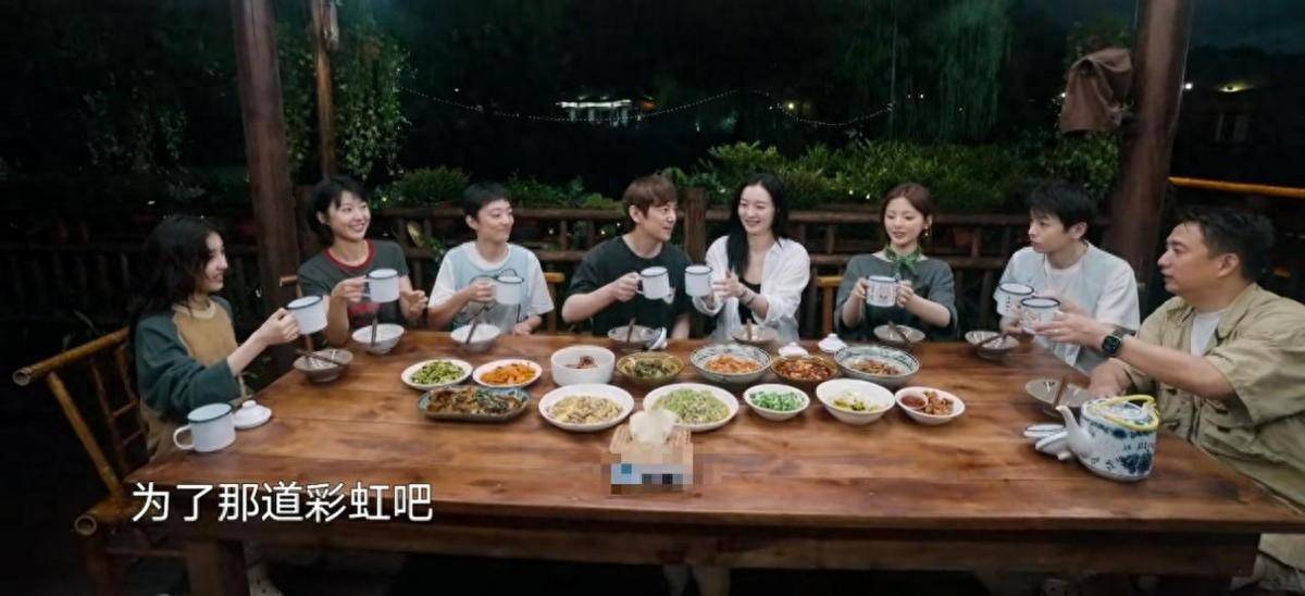 原创            向往8为何越看越窒息？杨超越会说话，其他人却不会？