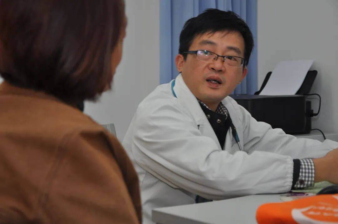 世界骨质疏松日｜“健康体重”才是强骨秘钥：45岁白领极端减肥减出骨质疏松！