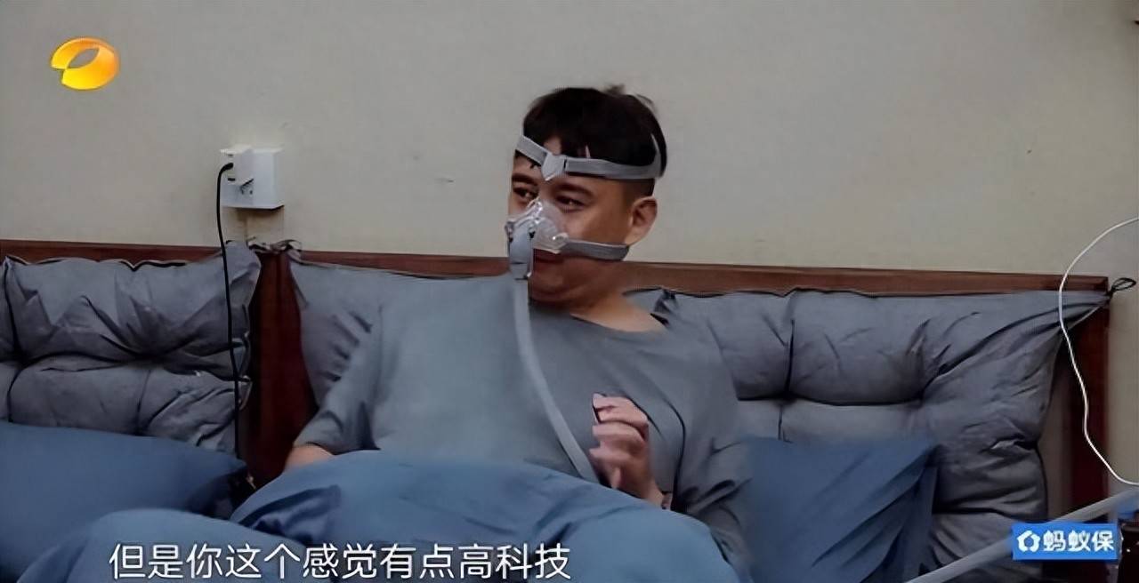 原创            钱再多有什么用？55岁黄磊戴呼吸机睡觉，早就交代好了“后事”