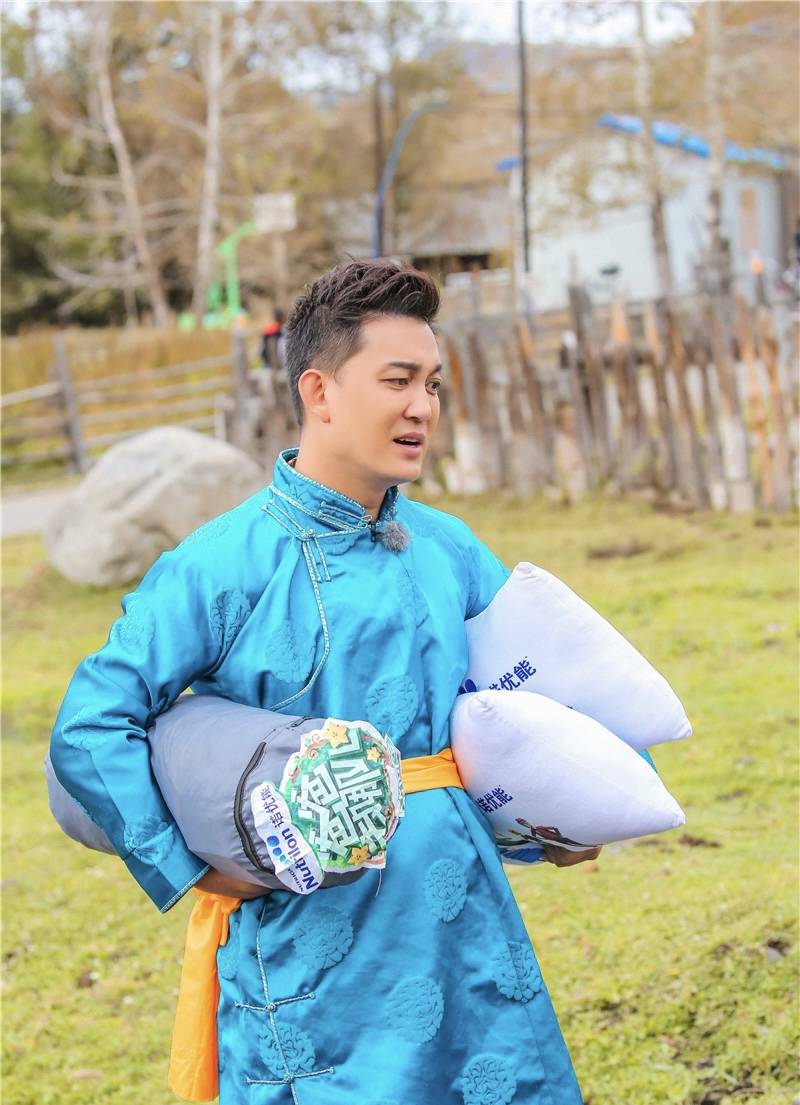 从综艺“村长”到科技大亨：李锐迪拜狂揽12亿订单传奇