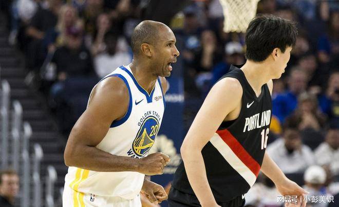 原创            杨瀚森首秀与库里同场竞技！小杨战术地位低，曾令旭一语道破弱点