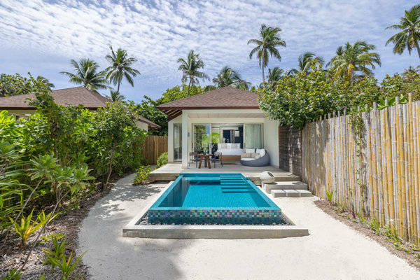 马尔代夫菲尔斯岛安凡尼臻选度假酒店带来创意绘画传扬海岛精神