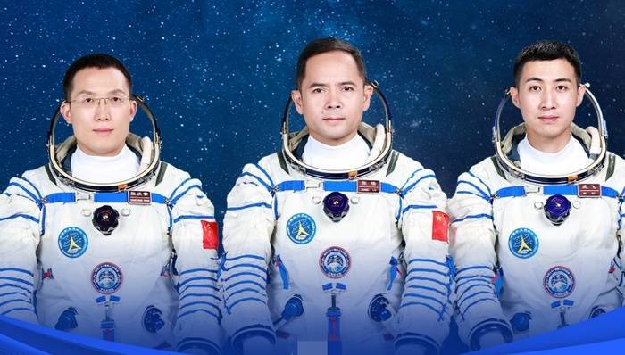 神舟二十一号3名航天员确定,明晚将携带4只小鼠飞向太空