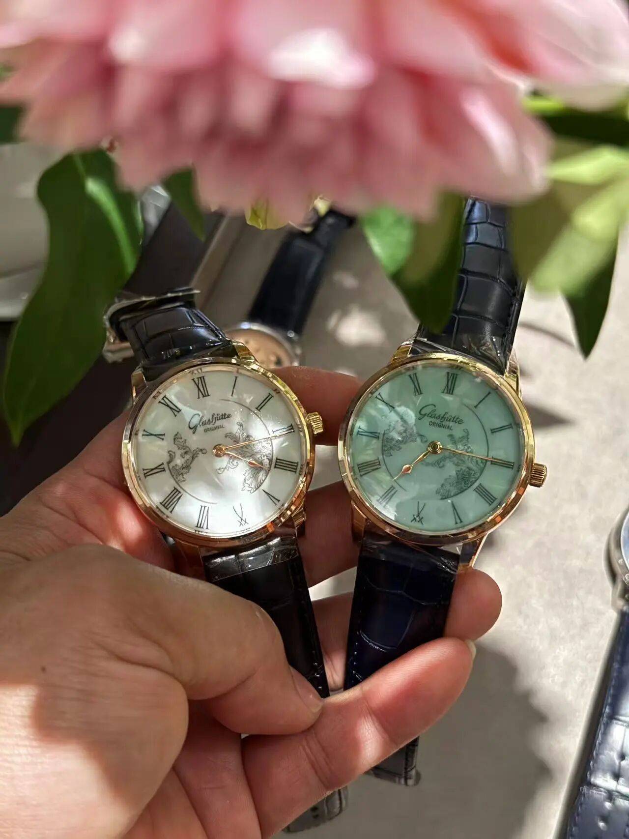 德表与梅森瓷双剑合璧，艺术品戴在手腕上