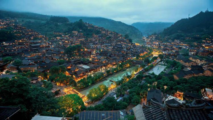 当海峡两岸暨港澳地区艺术论坛邂逅多彩贵州：一场穿越时空的文化对话