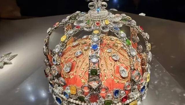 卢浮宫被盗珠宝“现身”二手平台？最高售价9999.99万元，尚无法确认是否为正品，平台：可直接举报