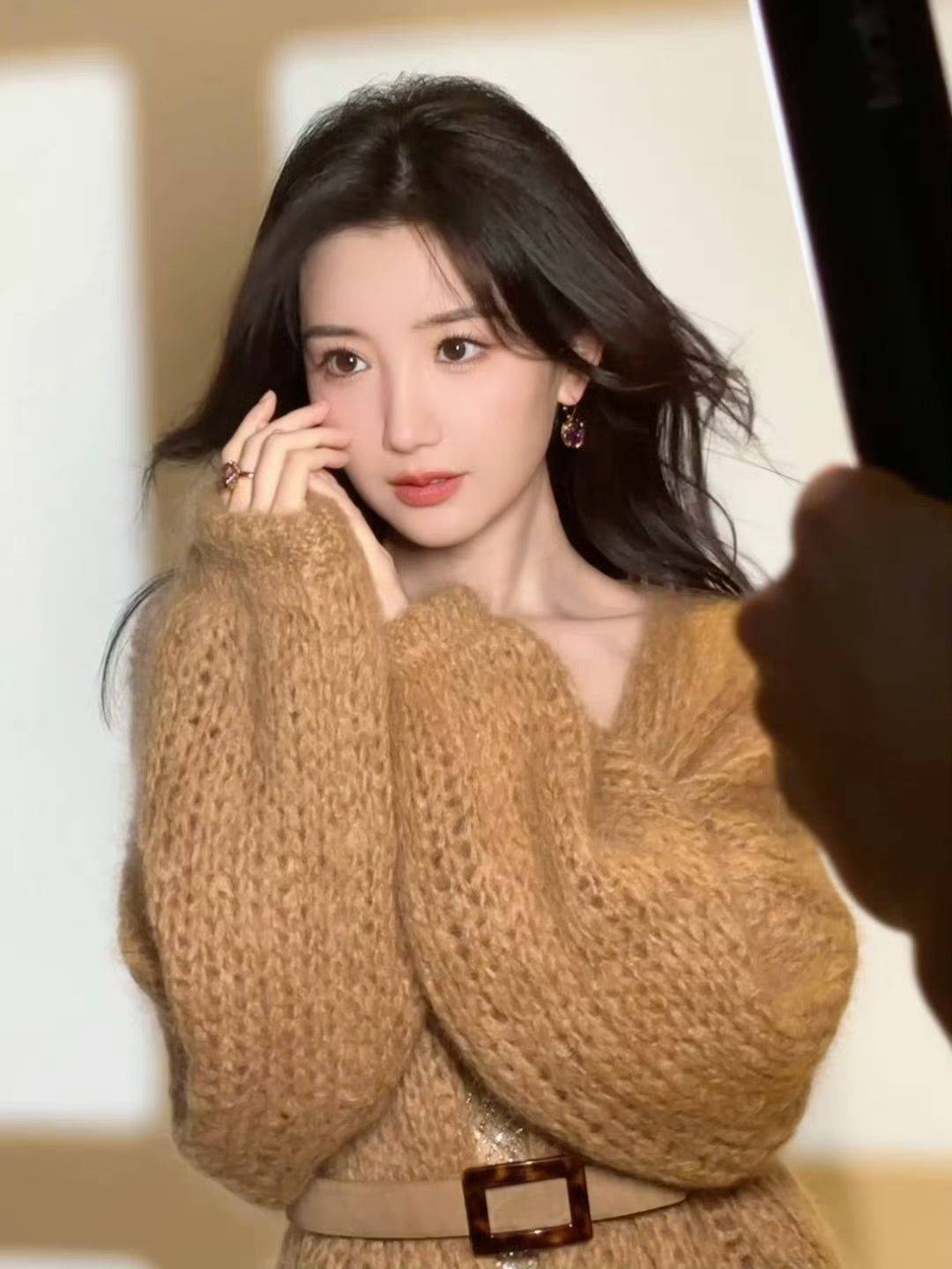 毛晓彤秋季温暖写真，很治愈很惬意！