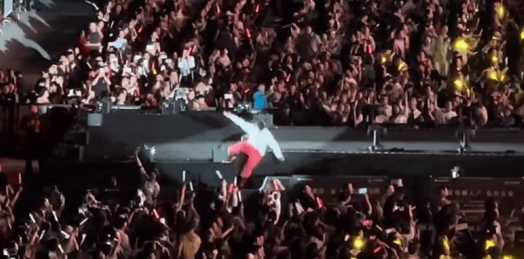 杨宗纬右手骨裂、6根肋骨断裂，本人最新回应