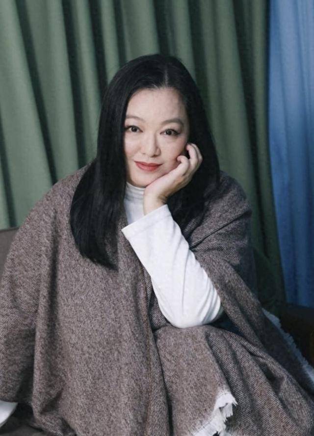 TVB前港姐冠军近况曝光！邀视帝做其节目嘉宾，揭秘二人关系