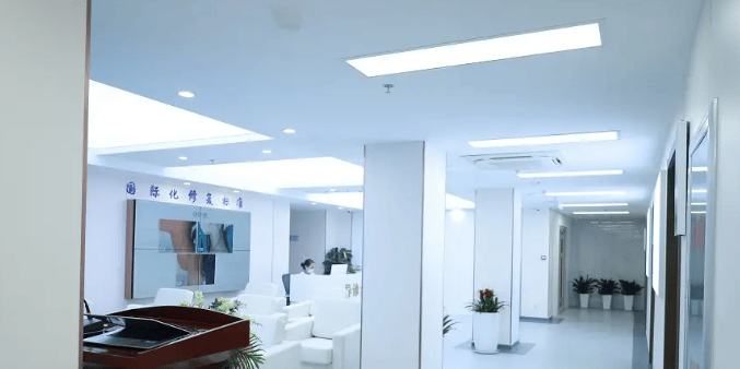 真假瘢痕疙瘩：教你看懂它们的本质区别