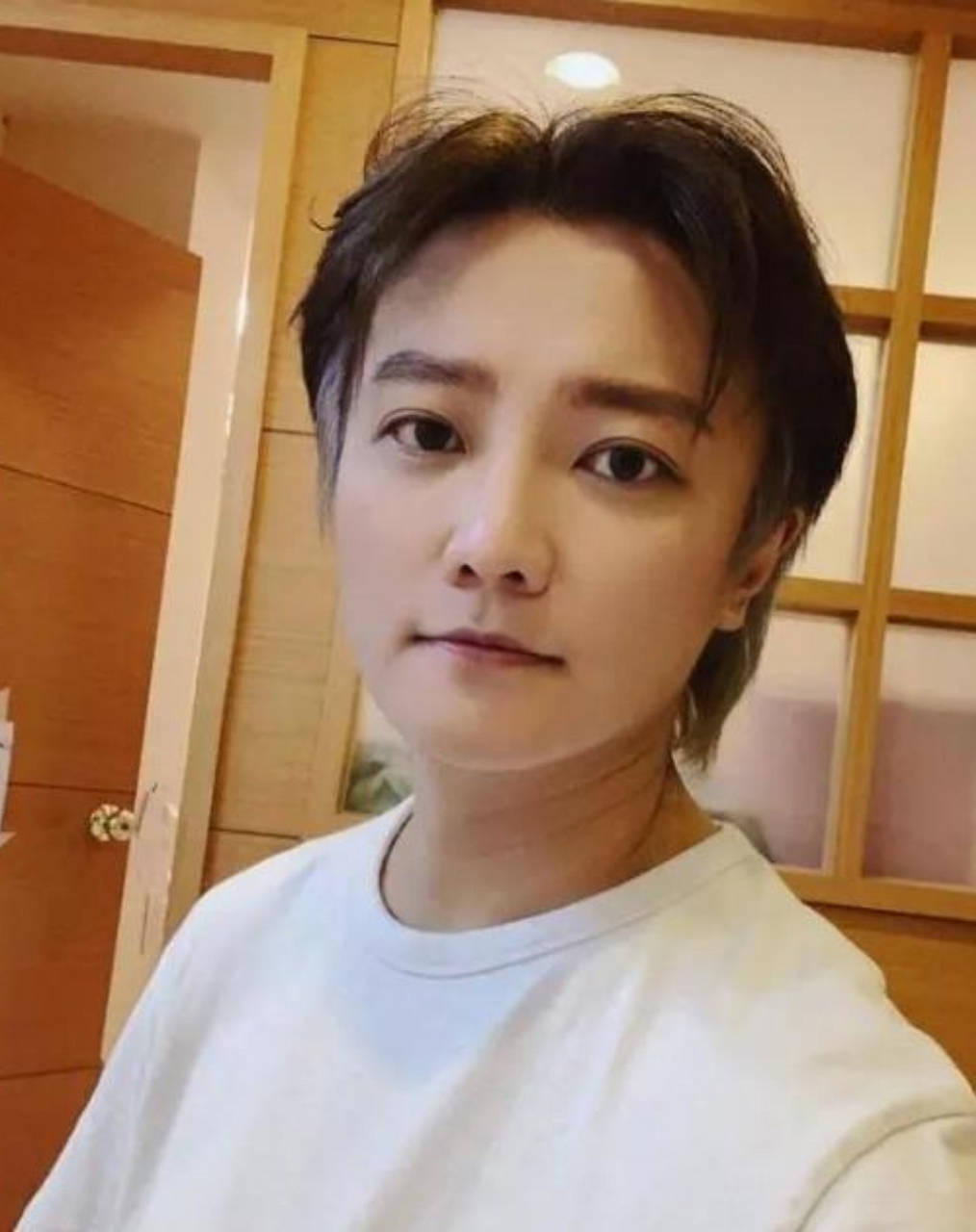 阿沁回应被踢出“飞儿乐团”：当你没有利用价值唱片公司就会抛弃你