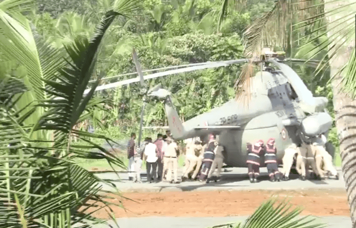 印度总统直升机降落时停机坪塌陷