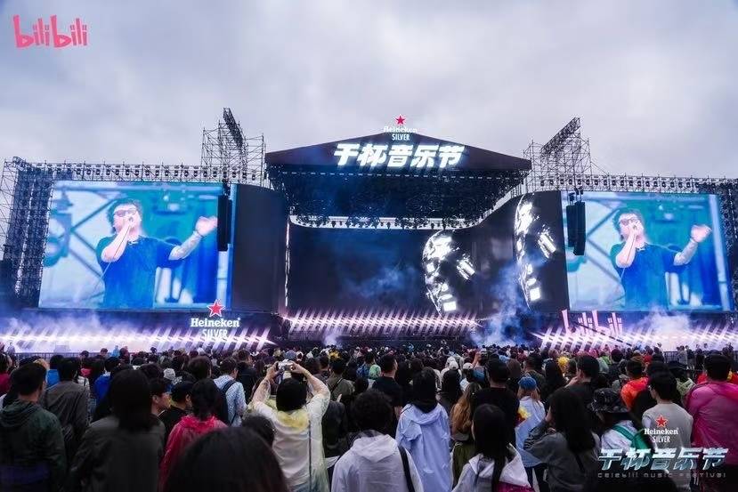 从白天到黑夜，上海杨浦·复兴岛化身“干杯岛”