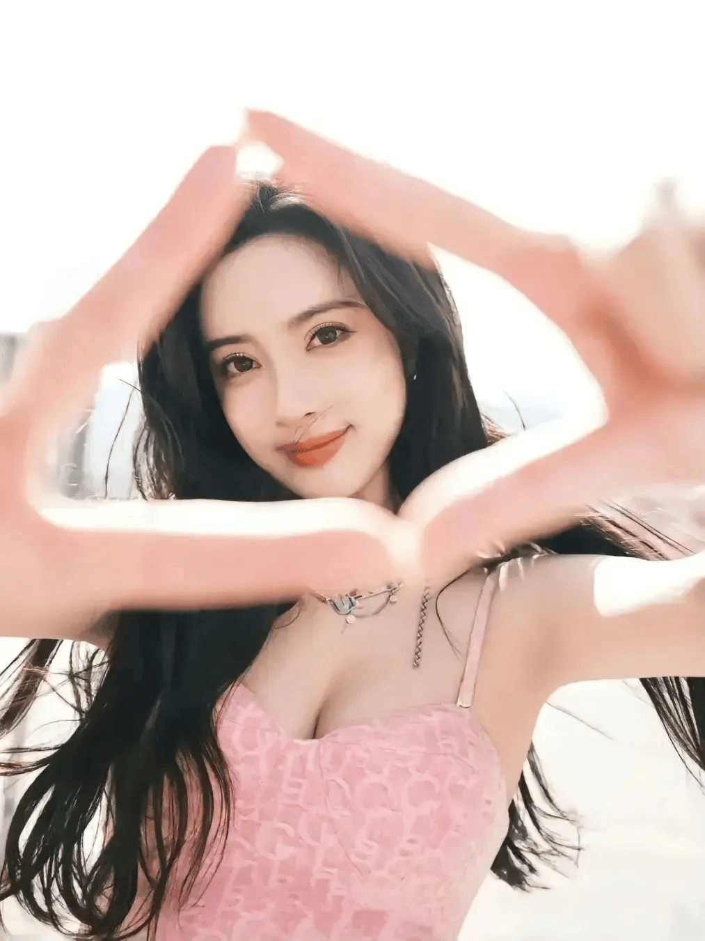 孟子义，青春性感写真壁纸